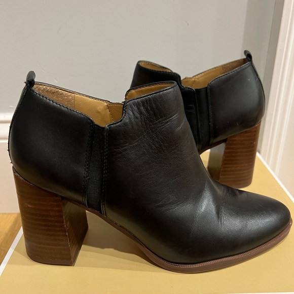 Franco Sarto Black Leather Heeled Bootie - Picture 1 of 3